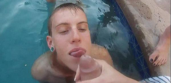  Tranny Orgy in the pool